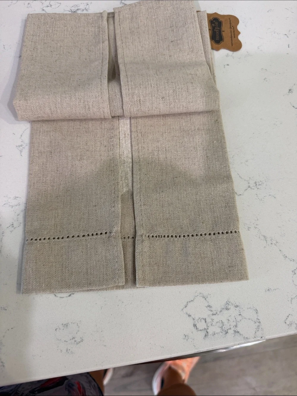 Mud Pie Linen Tea Towel with White Mistletoe and Green Bow Accent